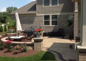 Green Grass & Flowers, nice patio!